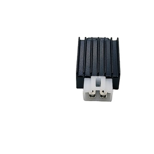 Régulateur <span class=keywords><strong>de</strong></span> <span class=keywords><strong>tension</strong></span> 12V Double silicium pour moteur GY6 <span class=keywords><strong>50CC</strong></span> 125CC 150CC Redresseur régulateur <span class=keywords><strong>de</strong></span> <span class=keywords><strong>tension</strong></span> 4 broches Compatible avec cyclomoteur - Product Image 2