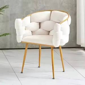 Sillas de Comedor de Tela de Terciopelo con Patas de Metal Doradas Nórdicas de Lujo a Precio Económico para Restaurante - Product Image 4