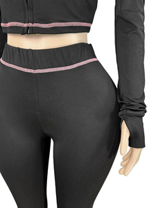 ชุดแฟชั่นผู้หญิงสุดฮิต ลายพิมพ์ เสื้อครอปมีฮู้ดและกางเกงขายาว ชุดเซ็ต 2 ชิ้น สไตล์ลำลอง เสื้อผ้าผู้หญิง - Product Image 6