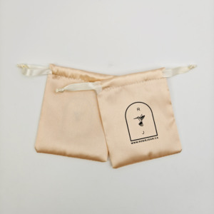 Sac à cordon en satin personnalisé avec logo pour sous-vêtements, lingerie, emballage de cheveux, pochette en satin de soie, sacs cadeaux en gros - Product Image 2