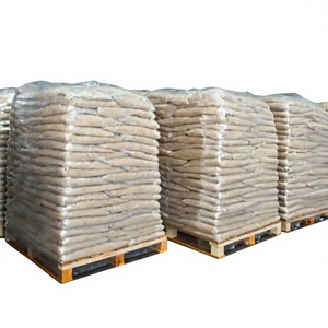 Nouvelles granulés de bois de pin premium 6 mm pour combustible biomasse de classe A1 en sacs de 15 kg pour système de chauffage avec 0,5 % de cendres et 10 % d'humidité - Product Image 1