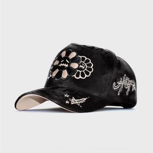 Gorras Personalizadas Sombrero G5 INNEDIT Gorra de Béisbol de 5 Paneles de Gamuza con Bordado Floral a Mano - Product Image 2