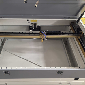 Mini machine de gravure et de découpe <span class=keywords><strong>laser</strong></span> automatique CO2 6090 130W avec moteur pour accessoires automobiles et découpe de tuyaux d'intérieur de <span class=keywords><strong>voiture</strong></span> - Product Image 5