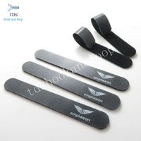 Attaches-câbles auto-adhésifs réutilisables en nylon/polyester, écologiques, résistants à la chaleur, pour la gestion des câbles