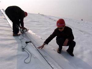 Impermeabilización con Geomembrana Compuesta en Embalses Geotécnicos - Product Image 6