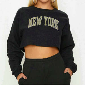 Custom <span class=keywords><strong>New</strong></span> <span class=keywords><strong>York</strong></span> logo tinta unita polsini a costine Pullover girocollo felpa corta da donna - Product Image 1