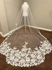 क्वींस गाउन दुल्हन घूंघट के साथ नाजुक प्रशंसक आकार फूल कढ़ाई फीता घूंघट बाल कंघी कैथेड्रल की लंबाई - Product Image 3