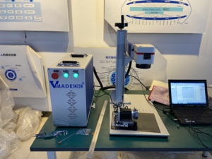 Macchina per Incisione Laser CNC Portatile <span class=keywords><strong>Mr</strong></span> Carve C1 5W 80*80mm per Legno, Plastica, Bambù, Pelle - Mini Marcatrice Laser - Product Image 3