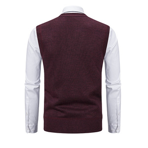 Nouvelle Arrivée Gilet <span class=keywords><strong>en</strong></span> <span class=keywords><strong>Laine</strong></span> Tricoté Doux Style Preppy Col V Personnalisé OEM Motif Argyle Confortable Sans Manches Vintage pour Hommes - Product Image 3