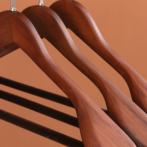 Biểu tượng tùy chỉnh may áo móc quần áo gỗ móc áo với thanh nhung - Product Image 5