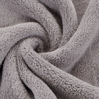 Serviette de Bain Carrée de Luxe en Velours Corail Épais et Doux, Anti-Microbienne, Séchage Rapide, avec Logo Brodé Floral, Non-Pelucheuse