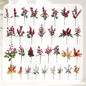 Vigne artificielle de fruits rouges, branche unique, 10-30 cm, en plastique, décoration murale de Noël, usage polyvalent - Product Image 3