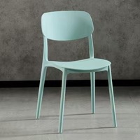 Chaise de bistrot de jardin en plastique à prix de gros, grande capacité de charge, pour café et hôtel