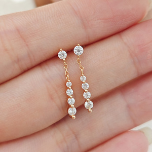 Brincos de Prata S925 Banhados a Ouro com <span class=keywords><strong>Moissanite</strong></span> e Diamantes em Fileira Dinâmica, Estilo Novo Feminino para o Dia a Dia - Product Image 3