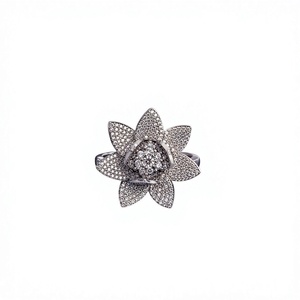 Bague de cocktail Jaura Jewels RN9 en forme de fleur avec zircons cubiques, sertie pavé, en argent 925, bijoux de mariage tendance de luxe pour femme - Product Image 1
