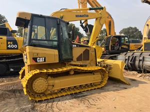 Cargadora de ruedas CAT D5K usada y económica en stock, minicargadora con pocas horas de trabajo, en buen estado, sistema hidráulico original. - Product Image 4