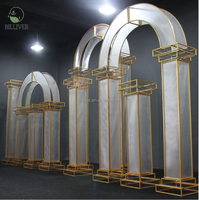 Arche de mariage 3D en métal avec membrane blanche et structure dorée, support de piliers pour décoration de mariage