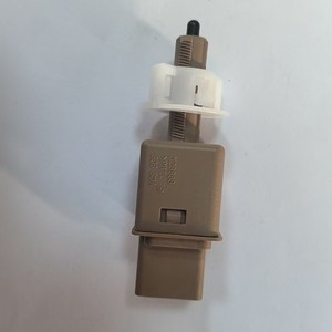 Interruptor de luz de freno Honda 36750T2AA02 SLS588 12V para reemplazo de pieza de Accord - Product Image 1
