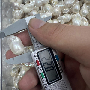 H.WEN Ingrosso Fili di <span class=keywords><strong>Perle</strong></span> Barocche Grandi a Forma di Palla di Fuoco 14-16mm, <span class=keywords><strong>Perle</strong></span> Naturali d'Acqua Dolce Bianche a Forma di Cometa per Collane Statement - Product Image 2