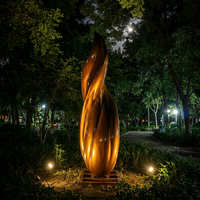 Sculpture moderne grande et abstraite en acier inoxydable, flamme en bronze, art du feu en métal pour la décoration extérieure de jardins, de places publiques et de paysages commerciaux