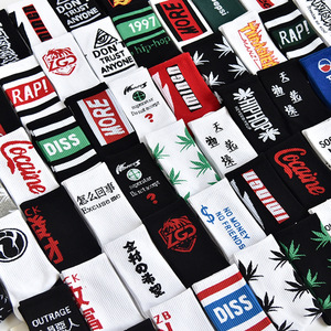 Chaussettes de sport d'été pour hommes Hip Hop Skateboard Fashion Street coton doux jetable et anti-dérapant lettre motif ODM approvisionnement - Product Image 5