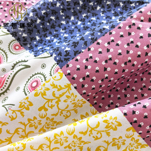 हॉट बिक्री 100% पॉलिएस्टर माइक्रोफाइबर बेड शीट नरम पुष्प मुद्रित 70 ग्राम/जीएसएम थोक कपड़ा बिस्तर सेट - Product Image 1