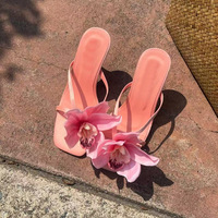 Sandales à talons pour femmes, décorées de fleurs, à bout carré ouvert, talon chaton, chaussures de soirée d'été