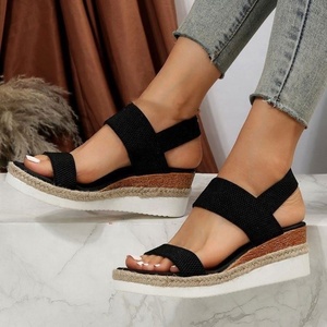 Mocassins Décontractés pour Femmes, Sandales de Plage d'Été d'Extérieur Souples et Confortables à Plateforme Compensée avec Fermeture Bouton, Design Automne - Product Image 3