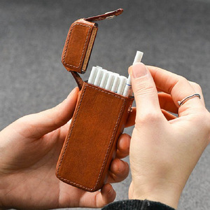 Estuche de cigarrillos de cuero personalizado, regalo creativo, regalo para el Festival Qixi, estuche de cigarrillos portátil resistente a golpes y aplastamientos. - Product Image 1