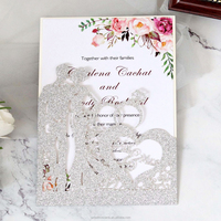 Carte d'invitation en papier pailleté avec portrait au laser or rose, cartes en forme de cœur et cartes de vœux personnalisées avec poche pailletée Mr et Mme
