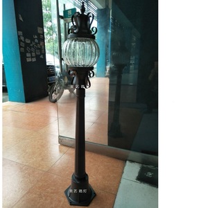 Lámpara de pared exterior de estilo europeo, LED E27, impermeable, para jardín, villa, balcón, patio. - Product Image 1