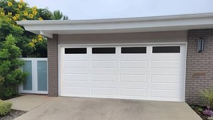<span class=keywords><strong>Porte</strong></span> de <span class=keywords><strong>garage</strong></span> sectionnelle moderne en acier <span class=keywords><strong>avec</strong></span> fenêtres/petites portes, isolation thermique, sécurité anti-pincement, garantie 5 ans pour usage extérieur - Product Image 4