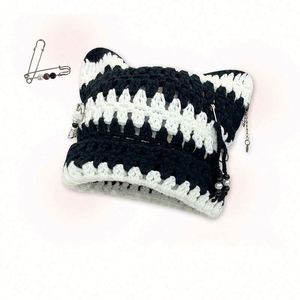 Vente en gros de chapeaux carrés en crochet faits à la main pour femmes, multicolores, style punk - Product Image 3