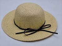 Topi Panama anyaman jerami kertas untuk anak perempuan, dengan mahkota bundar, pinggiran lebar, hiasan berlian imitasi, bros bunga, dan pita, untuk aktivitas luar ruangan