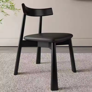 <span class=keywords><strong>Chaise</strong></span> <span class=keywords><strong>de</strong></span> loisir nordique moderne <span class=keywords><strong>en</strong></span> <span class=keywords><strong>bois</strong></span> massif avec dossier rembourré <span class=keywords><strong>en</strong></span> cuir, pieds <span class=keywords><strong>en</strong></span> <span class=keywords><strong>bois</strong></span> robustes, siège élégant et rembourré pour la salle à manger à domicile - Product Image 3