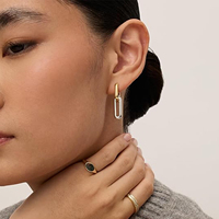 Pendientes Personalizables de Alta Gama con Hebilla, Diseño Geométrico Simple en Plata de Ley 925 con Combinación de Colores Oro de 14K y Plata