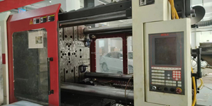 Machine <span class=keywords><strong>de</strong></span> moulage par injection <span class=keywords><strong>BOLE</strong></span> d'occasion 650 tonnes Machine <span class=keywords><strong>de</strong></span> moulage par injection plastique - Product Image 3