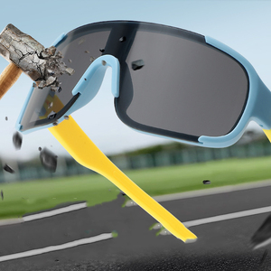 2026年新作 キッズファッションサングラス 100%UVカット 防風スポーツ偏光子供用サングラス 男の子女の子用アイウェア - Product Image 2