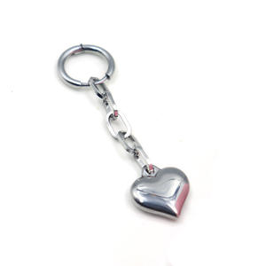 Orecchini a Cerchio in Acciaio Inox Non Forati con Pendente a Forma di Cuore Stile Death Note Ryuk, Gioielli <span class=keywords><strong>Anime</strong></span> - Product Image 3