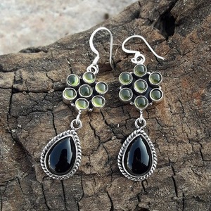 Orecchini pendenti da donna con frange a goccia d'acqua in stile retrò, adatti per l'uso quotidiano e per le feste. - Product Image 1