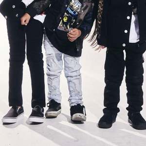 Jeans slim/skinny en denim pour garçons, pantalon pour tout-petits, boutique de vêtements pour garçons - Product Image 3