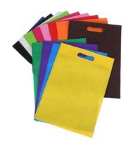 Op maat gemaakte bedrukte logo's, warmtegeperste, niet-geweven, platte, geperforeerde handtas, kleding- en boodschappentas