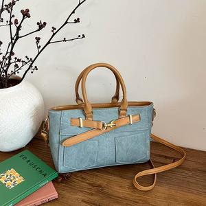 Sac à bandoulière grande capacité au design de niche personnalisé, sac à main élégant haut de gamme - Product Image 3