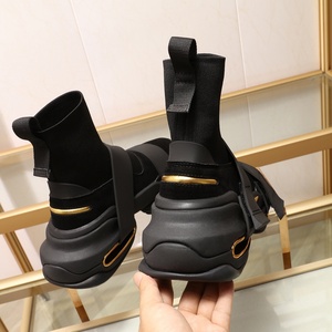 Chaussures de sport pour hommes - Marque de luxe. Chaussures décontractées pour femmes à semelles épaisses et confortables. Chaussures courtes montantes de créateur, style vaisseau spatial. - Product Image 2