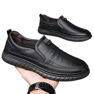 Mocassins en cuir pour hommes, bout rond, à enfiler, respirants, dessus en cuir véritable, semelle extérieure en caoutchouc, chaussures décontractées de printemps - Product Image 5