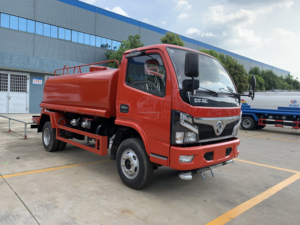 รถบรรทุกน้ำดงเฟิง 4x2 5000 ลิตร 5 ลูกบาศก์เมตร รถบรรทุกน้ำขนาดเล็กสำหรับฉีดน้ำรดถนน - Product Image 5