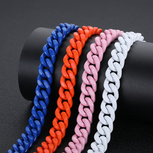 สร้อยข้อมือแบบ Cuban Link รุ่น W131 พร้อมโลโก้ Tuy Chinh Cua Cuba Lien Ket Chuoi Vong Deo Tay Bang Thep Khong Gi - Product Image 1