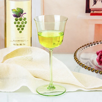 Logo OEM ODM 400ml 14oz Verre à vin vert en acrylique plastique transparent pour flûte à champagne Gobelets élégants pour boissons au bar à la maison