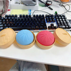 Nuevo Juguete Antiestrés de Silicona Suave y Elástica, Cubo Esponjoso con Forma de Bollo Arcoíris, en Caja Portátil - Product Image 5