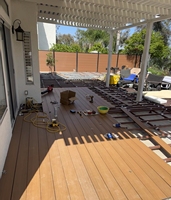 Prix d'usine – Revêtement de sol composite bois-plastique ignifuge pour balcon extérieur et patio, terrasse creuse à trous ronds ou carrés pour jardin